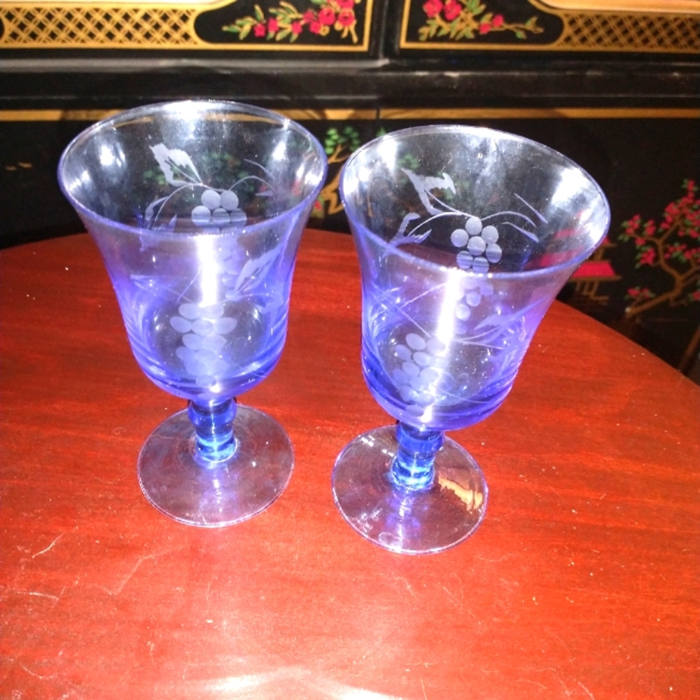 Crystal glasses They are blue